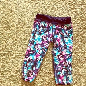 Ankle cropped workout leggings